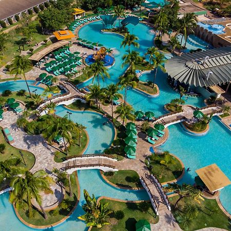Blue Tree Thermas De Lins Resort Exterior foto Aerial view of the water park