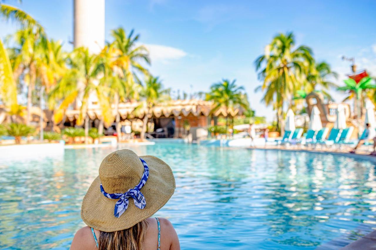 Blue Tree Thermas De Lins Resort Exterior foto The pool at Atlantis Paradise Island