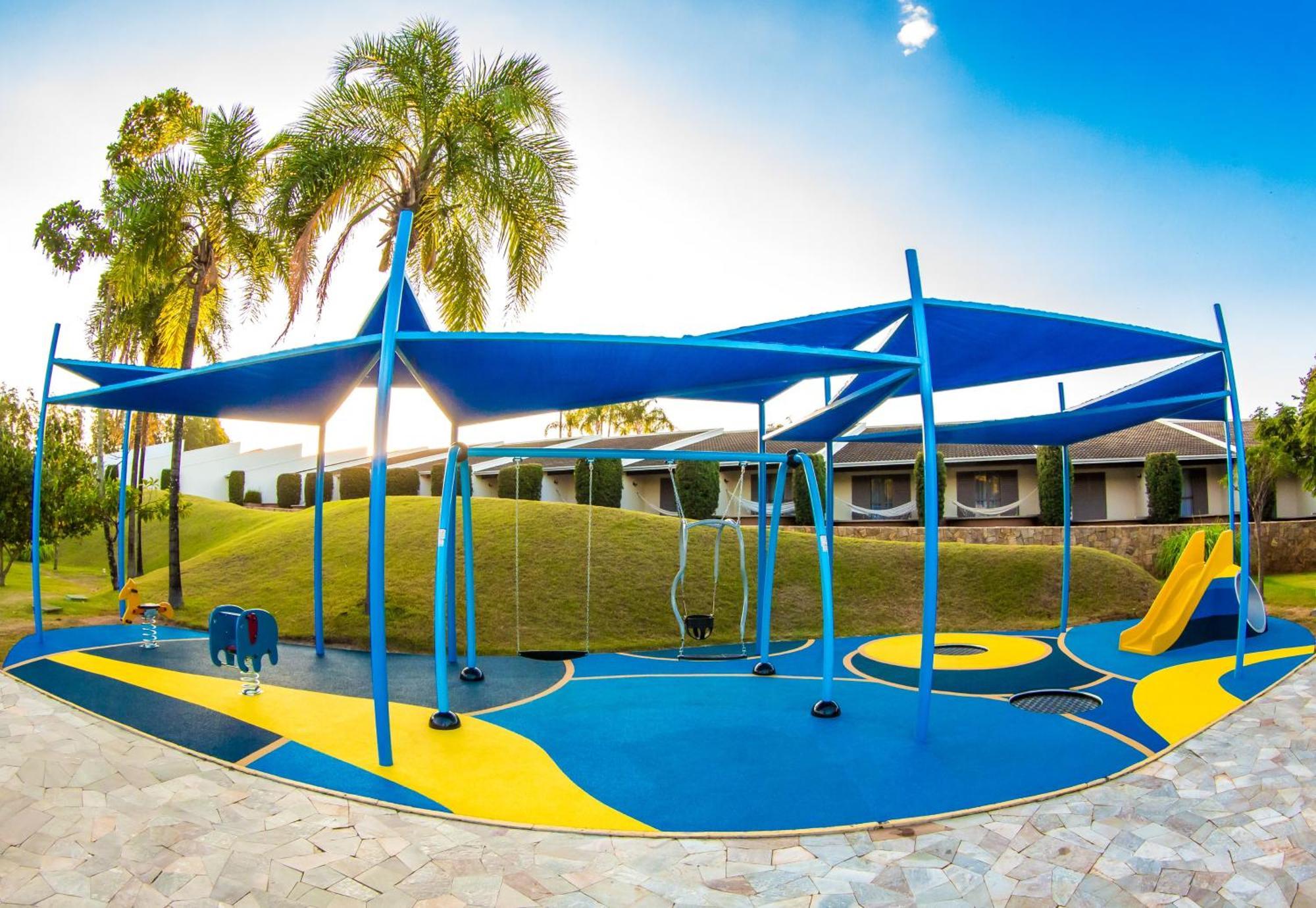 Blue Tree Thermas De Lins Resort Exterior foto Playground at the school