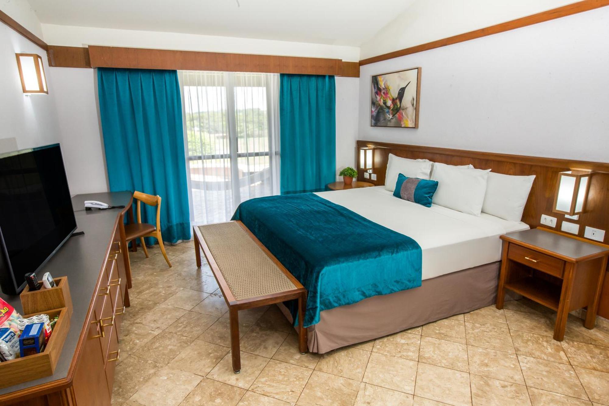 Blue Tree Thermas De Lins Resort Exterior foto A room at the hotel